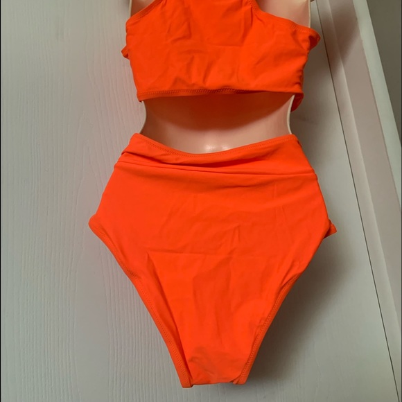 👙 Woman’s Orange Bikini 👙 sz S - NWT - $25 - Picture 2 of 3